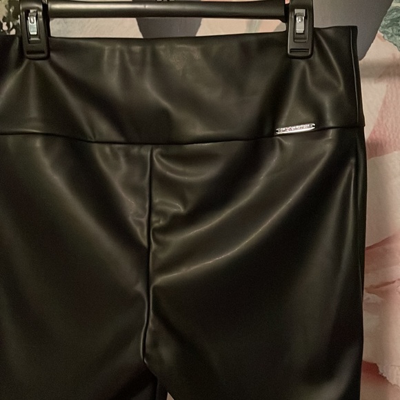 Vicky Vegan Leather Pants - Picture 3 of 5